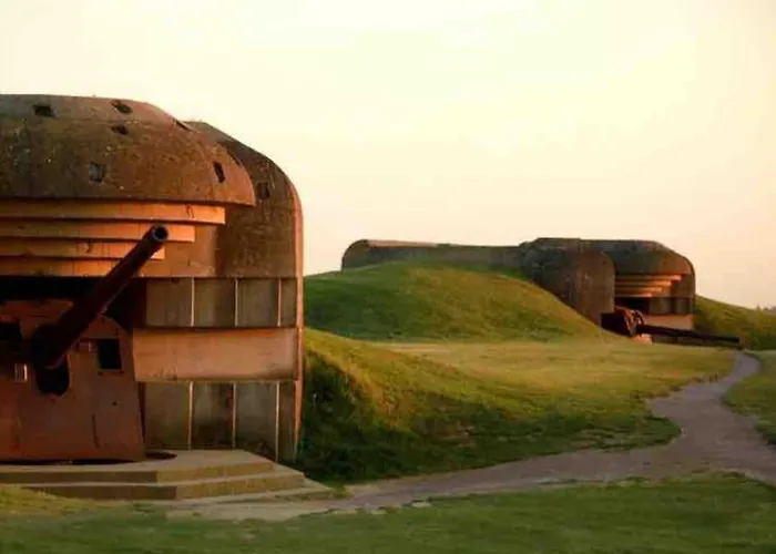 Roulage Ferme 18eme Jardin Parking Normandie * Longueville (Calvados)