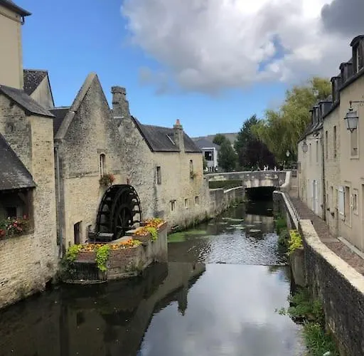 Roulage Ferme 18eme Jardin Parking Normandie Longueville (Calvados)