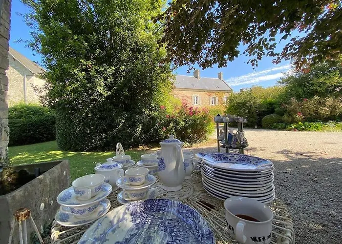 Roulage Ferme 18eme Jardin Parking Normandie Longueville (Calvados)